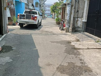 Quận 6, 2 căn ra hxh đành bán lổ giảm 400 triệu , nhà dt 5.2x3.6m 2 tầng 2pn 2wc , chỉ 2 tỷ x 1