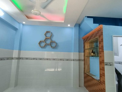 Quận 6, 2 căn ra hxh đành bán lổ giảm 400 triệu , nhà dt 5.2x3.6m 2 tầng 2pn 2wc , chỉ 2 tỷ x 2