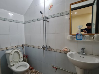 Cho thuê nhà 4 tầng tại Liên Bảo, Vĩnh Yên. 6 phòng ngủ Đủ đồ giá 15 triệu 4