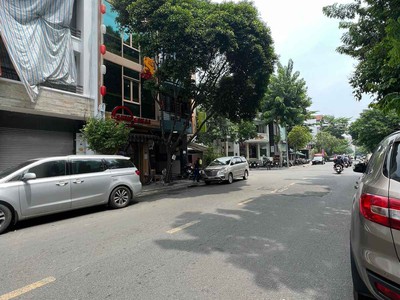 Bán nhà mặt tiền nb đường cx lữ gia,q.11,dt:4mx14m,kc:3  tầng,giá:11,5 tỷ 1