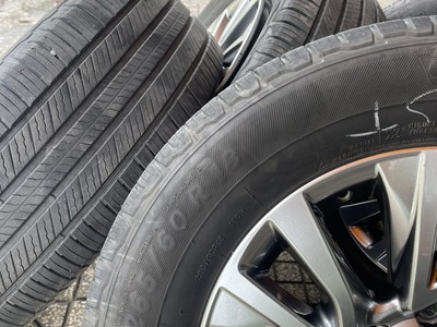 Thanh lý combo mâm lốp zin Fortuner 18 inch kèm lốp Michelin 3