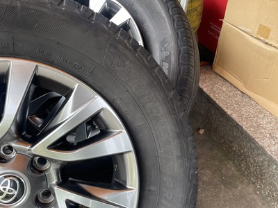 Thanh lý combo mâm lốp zin Fortuner 18 inch kèm lốp Michelin 4