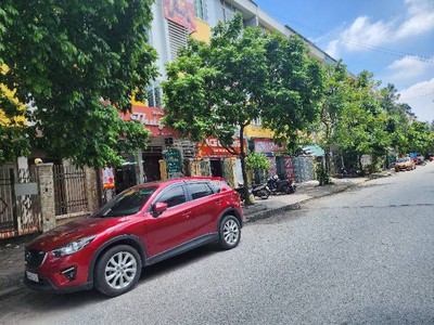 Gấp bán liền kề văn khê giá thanh lý chỉ hơn 8 tỷ 3