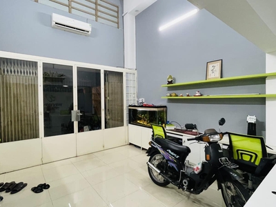 Ngộp bank bán gấp nhà mặt tiền đường quận 10 ngay nguyễn tri phương cách ngã 6 200m. 2