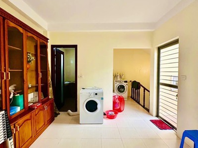 Bán nhà mặt chợ văn la 70m2 5t mt 15m chỉ hơn 14tỷ kinh doanh ô tô vỉa hè 4