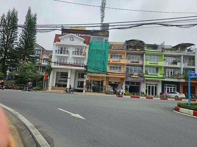 Bán khách sạn mặt tiền yersin cách hồ xuân hương 100m 0