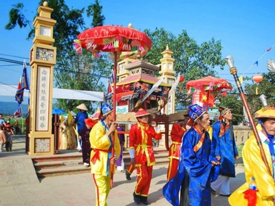 TOUR ĐÀ NẴNG 1 NGÀY- Làng cổ giữa lòng thành phố- Trượt thác mạo hiểm 2