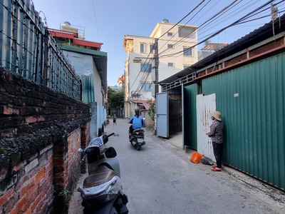 Cho thuê Kho/xưởng 40m2 ô tô vào, tổ 11 Thạch Bàn, Long Biên 3