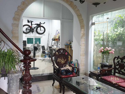 Biệt thự trung tâm quận 10, ngang hơn 5m, hẻm nhựa 8m, bán gấp 1