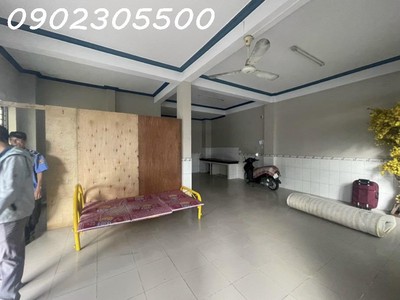 Chính chủ cho thuê lô góc 2 mặt tiền triệt, 2 căn nhập 1 tại ngã ba bình thung, tân đông hiệp, dĩ 3