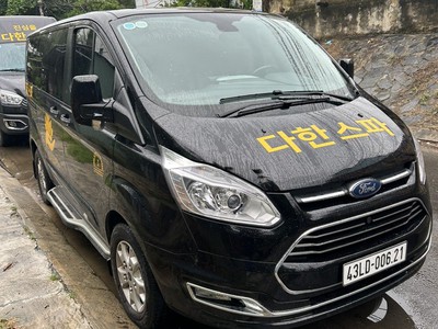   Chính chủ bán xe Ford Tourneo Titanium 2