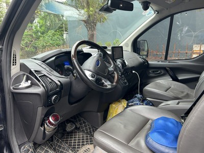   Chính chủ bán xe Ford Tourneo Titanium 3