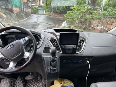   Chính chủ bán xe Ford Tourneo Titanium 6