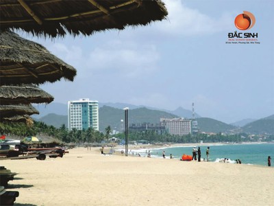 Mảnh đất có 3 nhà liền kề nhau mặt tiền đường cửu long nha trang bán 1