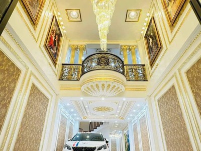 Cần bán bt phố cổ linh, long biên. vỉa hè, full đồ, kinh doanh, dòng tiền 250 tr/năm. dt100m2,18 tỷ 0