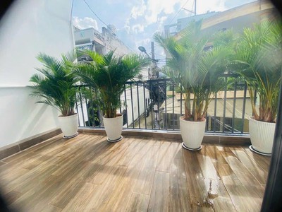 Soschủ đi định cư nên cần bán gấp căn nhà phạm văn chiêu-p14-gò vấp,tặng toàn bộ nội thất xịn sò 4