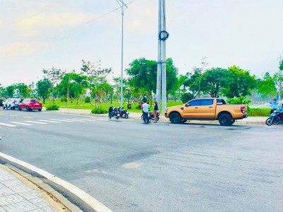 Bán đất nền Quảng Ngãi   vị trí mặt tiền đường 25m đối diện quỹ đất dịch vụ 0