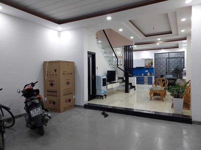 Bán nhà 3 tầng đường b3, kđt vcn phước long, hướng đông nam, mặt tiền đường 13m, không dính hố ga, 1