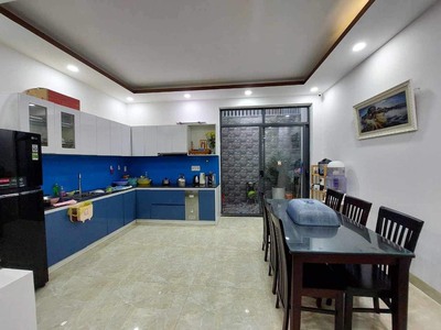 Bán nhà 3 tầng đường b3, kđt vcn phước long, hướng đông nam, mặt tiền đường 13m, không dính hố ga, 3