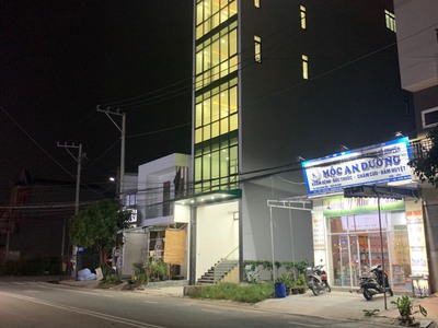 Cho thuê nhà mặt tiền d1  trục chính  kdc việt sing - thuận an - bình dương. 1