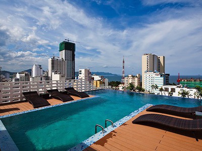 Bán gấp sale off lớn khách sạn 3  14 tầng 48 phòng view biển trung tâm tp. nha trang. 0