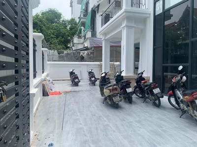 À Lôi.Cần bán BT Linh Đàm, DT 250m x 4 tầng MT 13m chỉ 48,5 tỷ. LH em Thúy 0