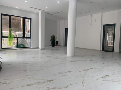 À Lôi.Cần bán BT Linh Đàm, DT 250m x 4 tầng MT 13m chỉ 48,5 tỷ. LH em Thúy 1