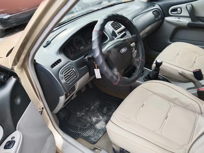 Chính chủ bán xe Ford laser đời 2001 6