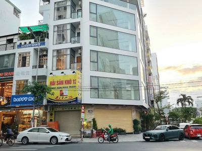 Cần bán căn góc mới xây giá 25 tỷ mặt tiền đường trần quang khải - tp nha trang. 0