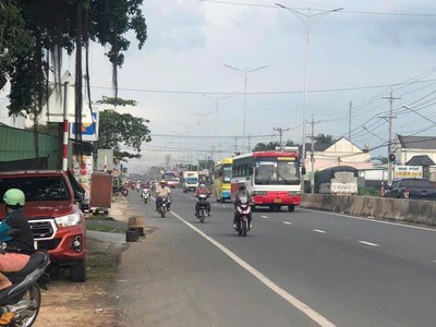 Cần bán gấp: - Cách mặt tiền DT784 600M - đường 9m - sổ có sẳn- 1