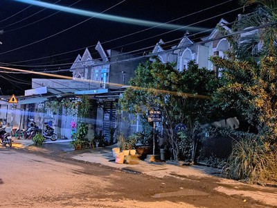 Mặt tiền đường rộng 20m- vừa ở vừa kinh doanh- thu nhập từ 50 triệu/ tháng - đ. đào tông nguyên- tt 0