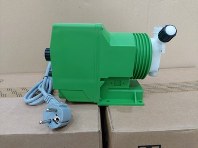 Bơm định lượng emec  italy  dòng solenoid hta model 0.6 l/h 0