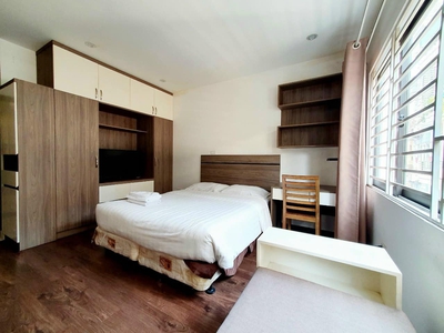 Tòa 9 tầng, 30 căn hộ hoàng quốc việt 120m2, doanh thu 300tr, ô tô tránh, 47 tỷ tl 3