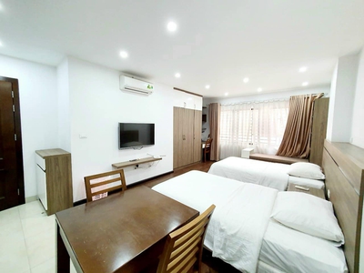 Tòa 9 tầng, 30 căn hộ hoàng quốc việt 120m2, doanh thu 300tr, ô tô tránh, 47 tỷ tl 4