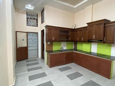 Cho thuê căn nhà 3 tầng tại lô 22 Lê Hồng Phong, cực tiện để kinh doanh. 0