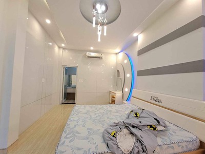 Cho thuê nhà 3 tầng kiệt ô tô 5m : nguyễn văn thoại , ngay gần biển 4