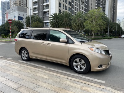 Bán Xe Toyota Sienna 3.5LE 2010 nhập chính hãng 1