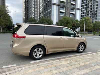 Bán Xe Toyota Sienna 3.5LE 2010 nhập chính hãng 5