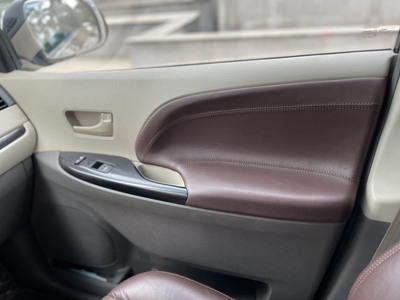 Bán Xe Toyota Sienna 3.5LE 2010 nhập chính hãng 6