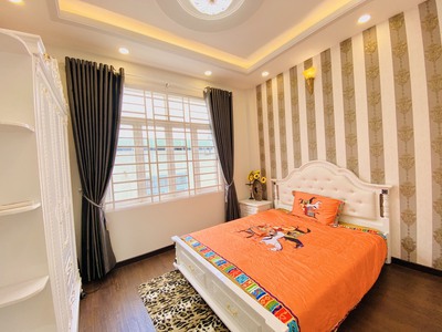Cho thuê nhà nguyên căn hẻm xe hơi lâm văn bền tân kiềng quân 7 8
