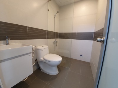 CHO thuê nhà nguyên căn hẻm xe hơi 793 kiều đàm tân hưng quận 7 6