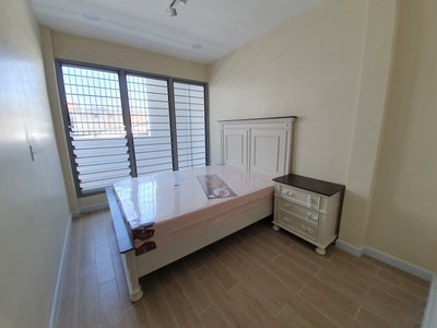 CHO thuê nhà nguyên căn hẻm xe hơi 793 kiều đàm tân hưng quận 7 8