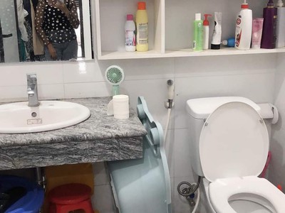 Bán căn hộ cc ecohome 3, 67m2 2pn   2wc, tầng trung view đẹp, để lại nt xịn, giá 2.4 tỷ. 2