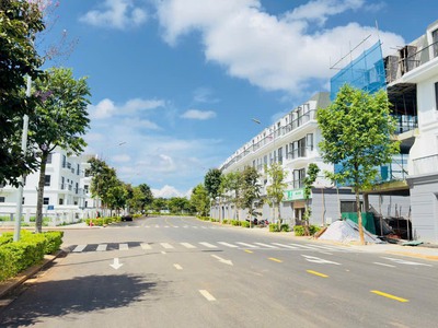 Cần bán căn shophouse Ecocity view công viên đông nam phố đi bộ giá chỉ 4tỷ500 1
