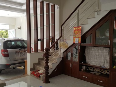 Cho thuê NNC KDC Tân Thuận Tây Q7.DT:5x14 trệt 2L ST 4pn 5wc 1pt 1pk 1pb.có nội thất .Giá:23tr 7