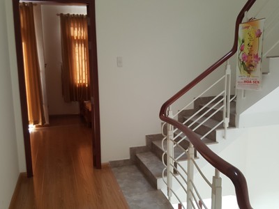 Cho thuê NNC KDC Tân Thuận Tây Q7.DT:5x14 trệt 2L ST 4pn 5wc 1pt 1pk 1pb.có nội thất .Giá:23tr 9