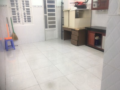 Cho thuê NNC khu Cư Xá Ngân Hàng p Tân Thuận Tây Q7.DT:4x18 trệt 1 lầu 3pn 3wc 1pk 1pb.Giá:15tr/th 0