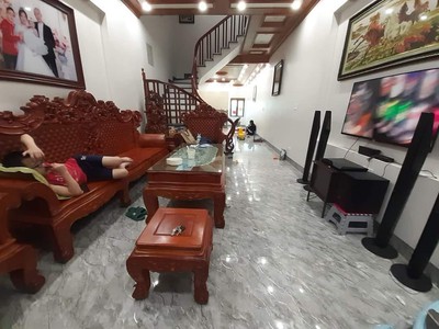 Bán nhà 3 tầng đẹp long lanh tại tdp cộng hoà - phường bần yên nhân - tx mỹ hào 1