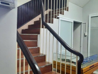  cho thuê nhà mặt tiền quận 1 - kinh doanh đa ngành  làm công ty, dịch vụ spa, bida hoặc căn hộ 2