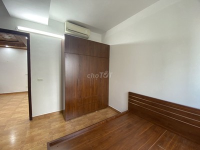 Cho thuê căn hộ chung cư 18 Phạm Hùng, diện tích 94m2, Full Nội thất 3 ngủ 5